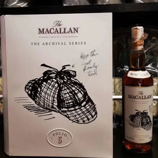 麥卡倫Macallan書冊5 故事講述了一名獵場看守員在寒冷的冬天裏，耳朵凍紫了也堅持把耳罩系在頭頂，他曾因為戴耳罩導致沒聽到領主要給他喝麥卡倫威士忌，為避免這樣的「災難」再次發生，他堅持不戴耳罩。